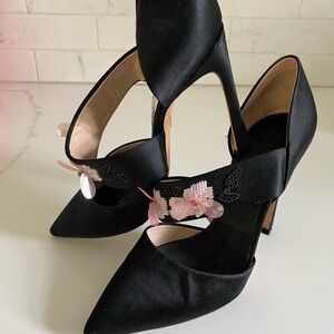 GBV Satin Floral heel pumps. Size 38, in black. Pre-owned, great condition